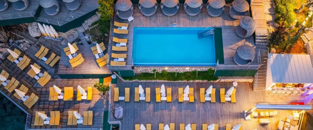 Green Beach Hotel