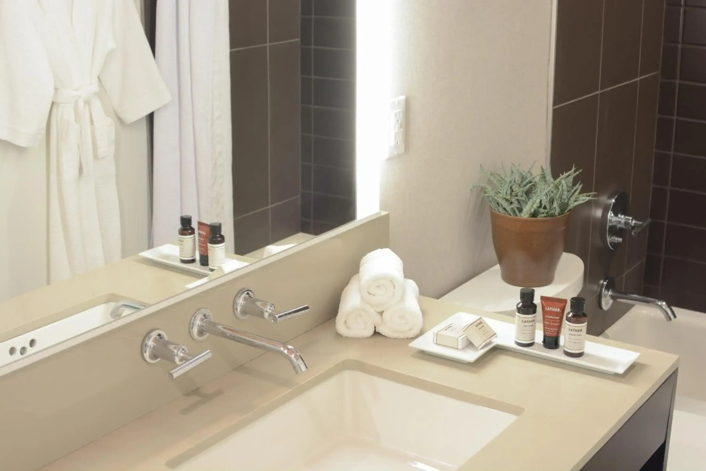 Hotel Lucent