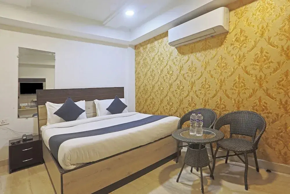 Hotel Aerostar Gold Near Yashobhoomi