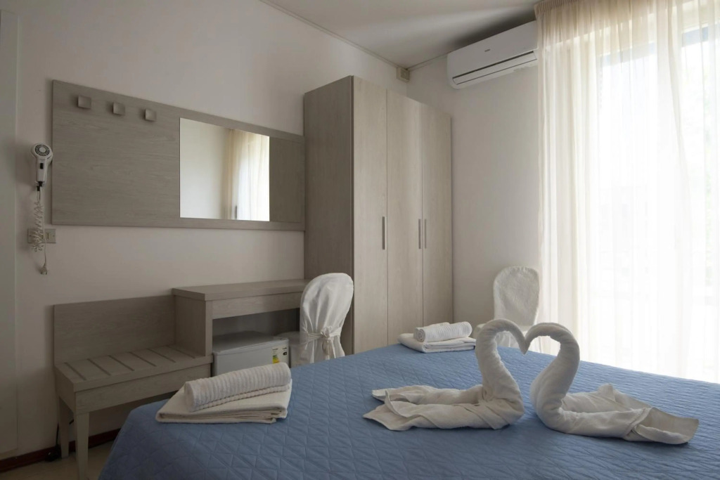 Hotel Carillon