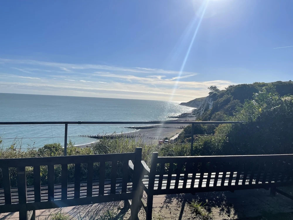 2-bed, Sleeps 4, Free Parking, Pets Allowed
