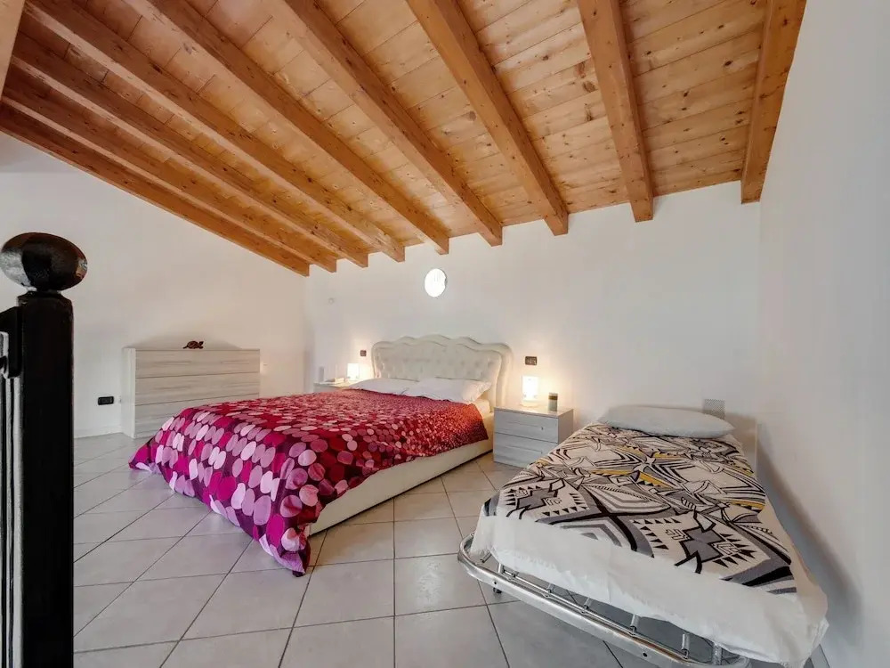 Lake-view Apartment in Silviano With Terrace and Garden