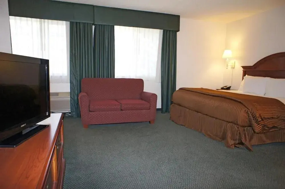 La Quinta Inn & Suites Westminster Promenade