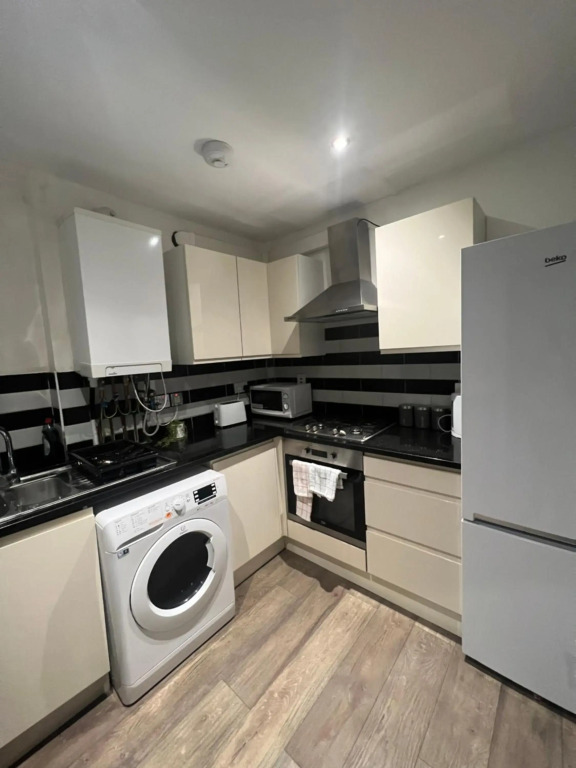 Lovely 3 Bedroom, Heart of London, 1 minute to Euston