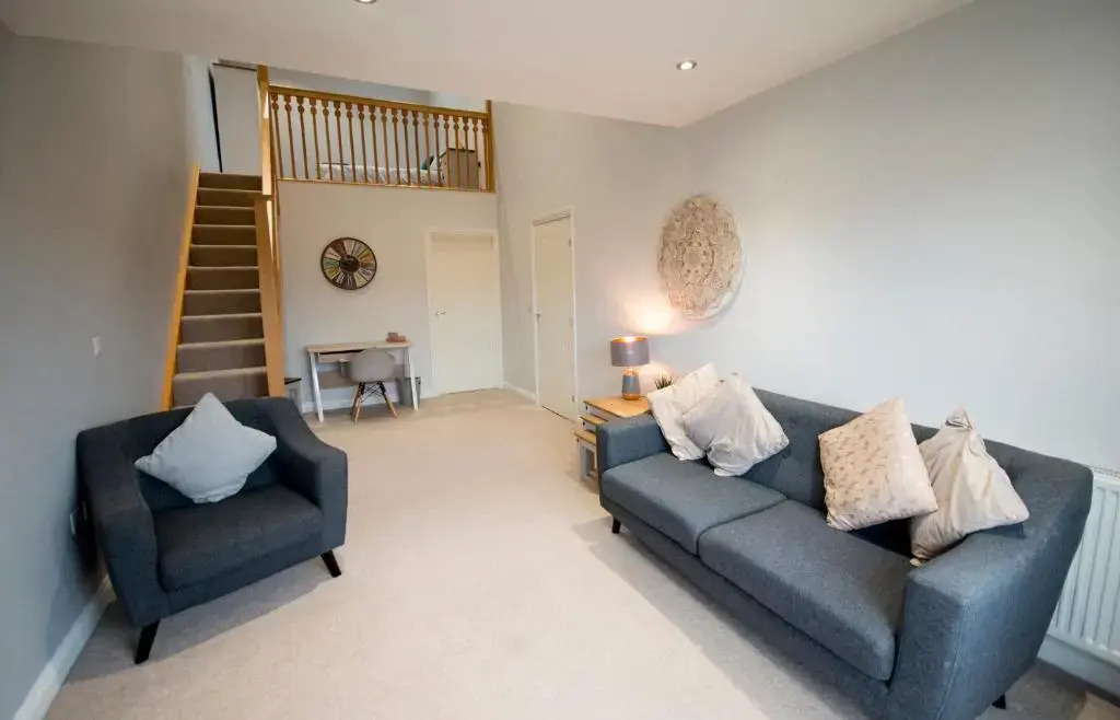 Entire Duplex apartment for up to 6 guests, free wifi