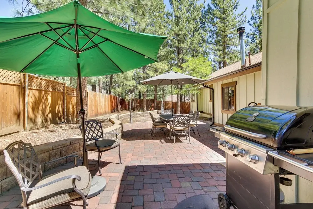 Central Big Bear Lake Retreat w/ Private Hot Tub!