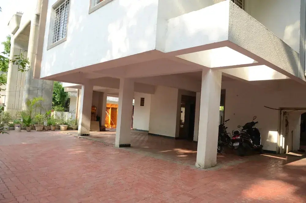 Elita Rooms