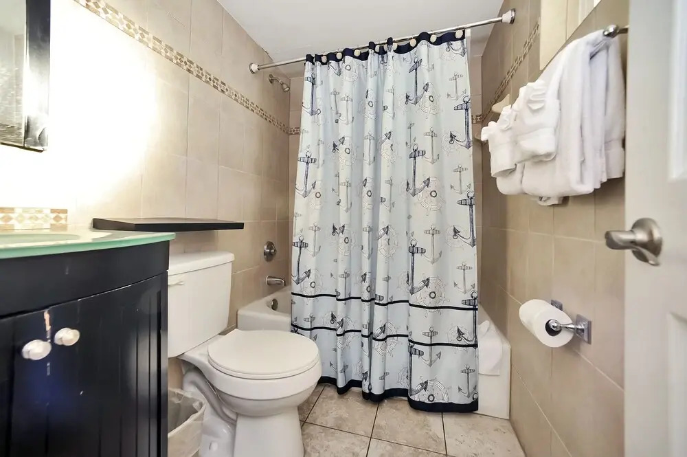 3rd Story Ocreanfront Studio W/views And A Pool 1 Bedroom Apts