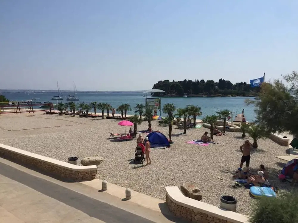 Nearby Beach, Modern Apartment Arena