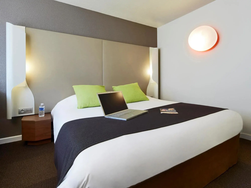 Campanile Chambray Les Tours