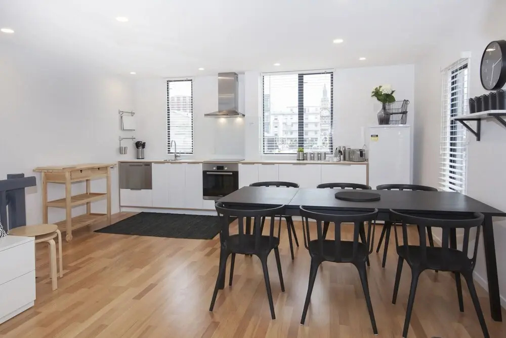 Star Struck Luxury - Inner City Townhouse