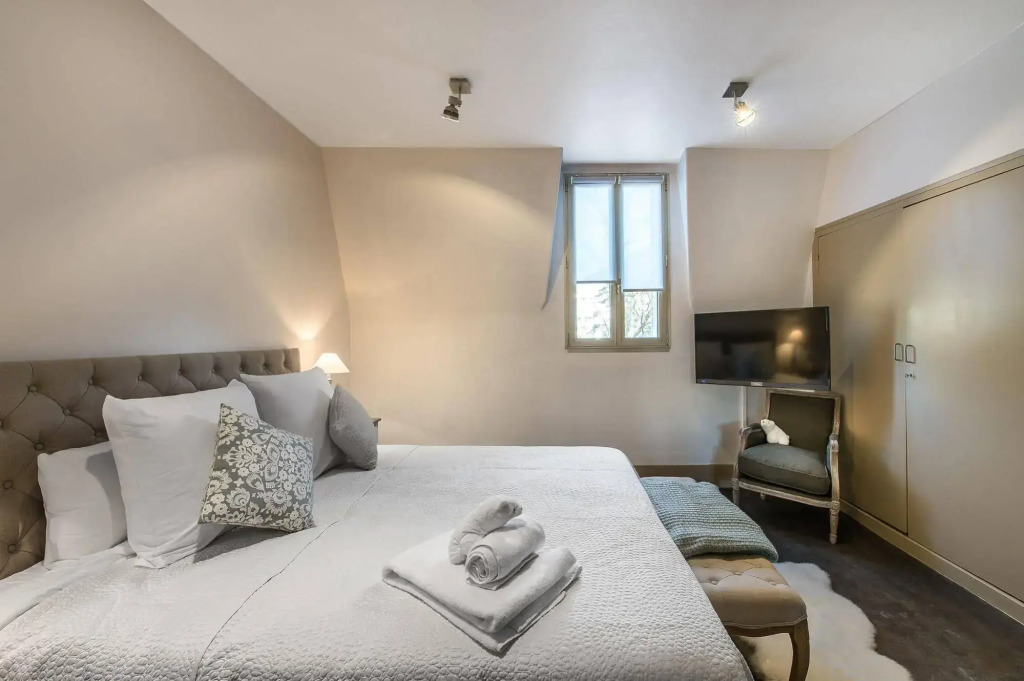 Vallat Lodges Annecy Lake  James Suite