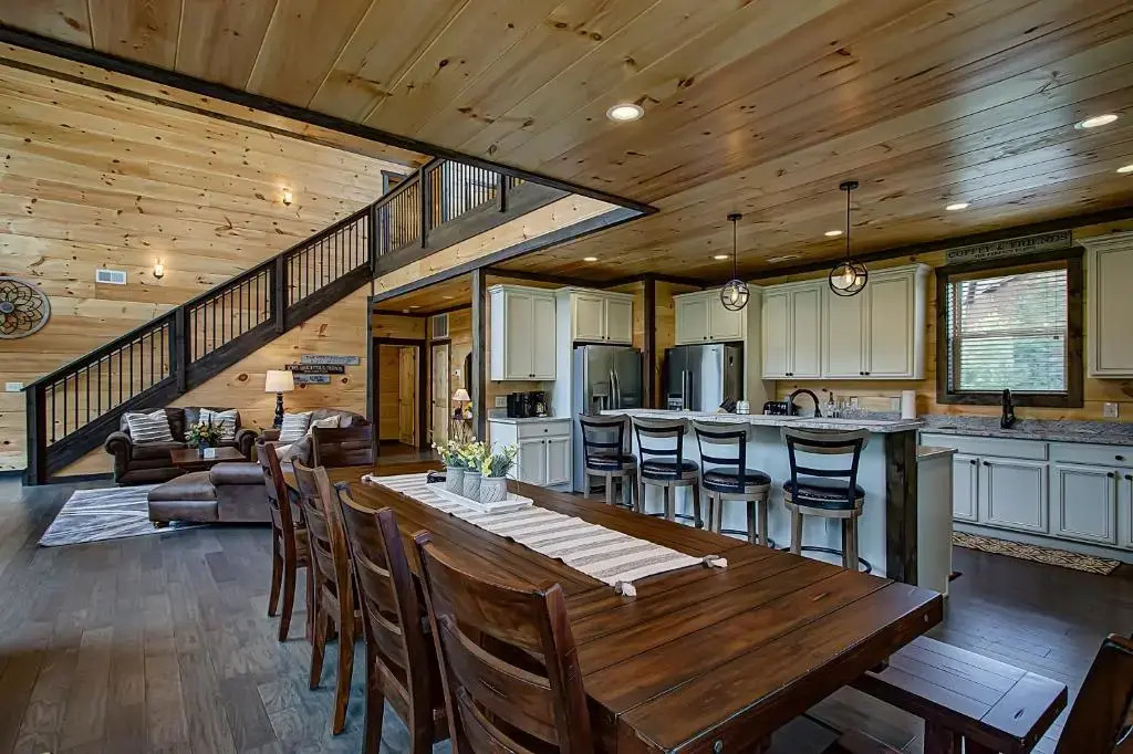 Luxury Brand New Cabin 5b 5.5ba with Arcade, Theater