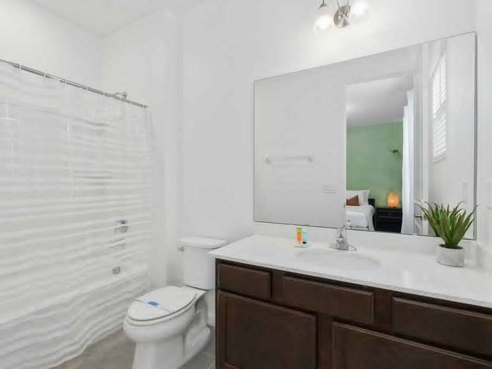 Aurora Grande Spacious 12br 12ba Villa w Pool
