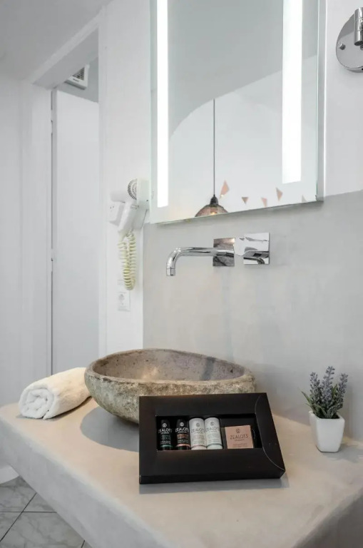 Naxos Evilion Luxury Apartments & Suites