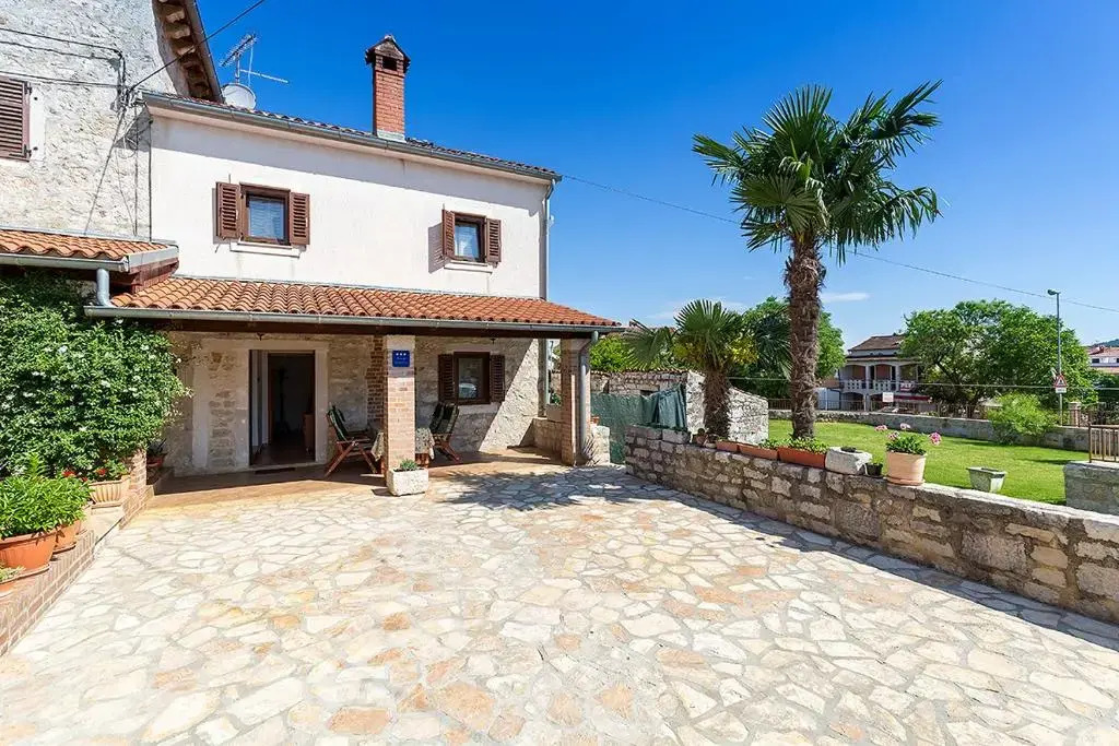 Stone house Graziella Funtana