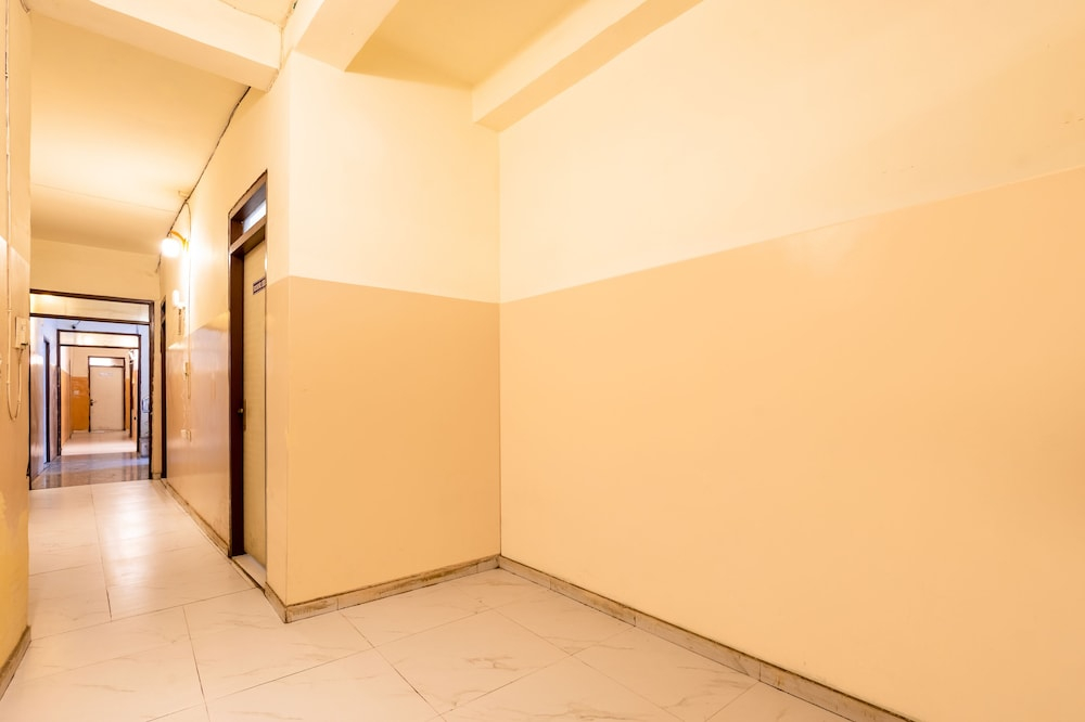 Hotel M C Residence