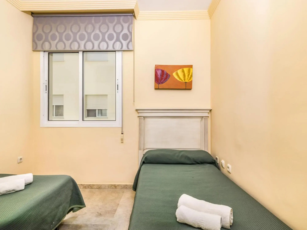 Banana Beach Marbella 6 Pax 378