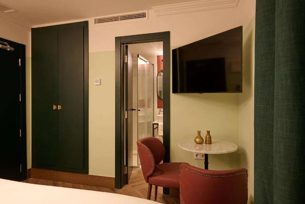 Honest Granada Hotel