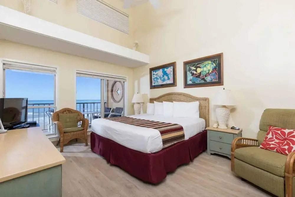 Suntide II Condominium 504