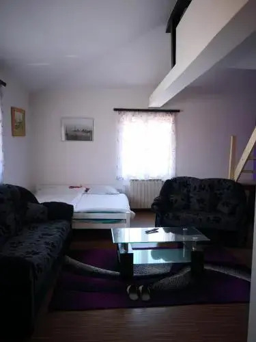 Motel Tomic