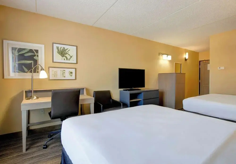Country Inn & Suites By Carlson St Paul Ne