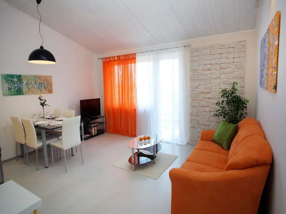 Apartment Biba Banjole / Three Bedrooms A2 6+1