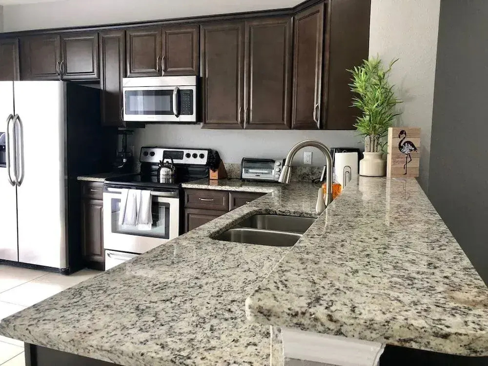Tideview 166 · NEW Ultra Modern & Super Clean 3 Full Suites
