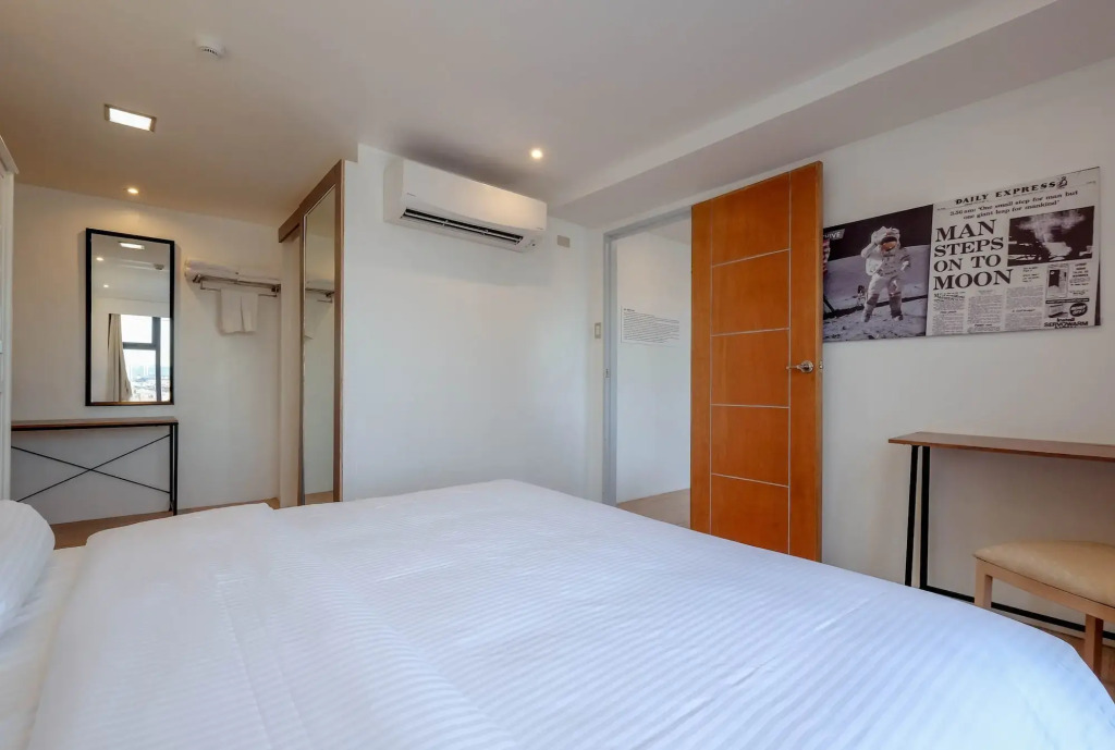 Heroes Hotel