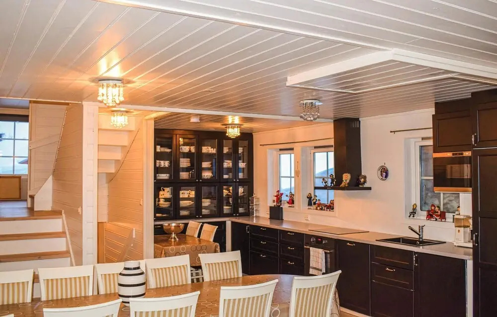 Nice Home in Norheimsund With 5 Bedrooms and Wifi