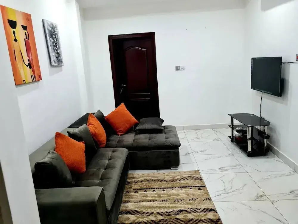 Comfy & Cozy Hideout ~ Close to Highway ~parking