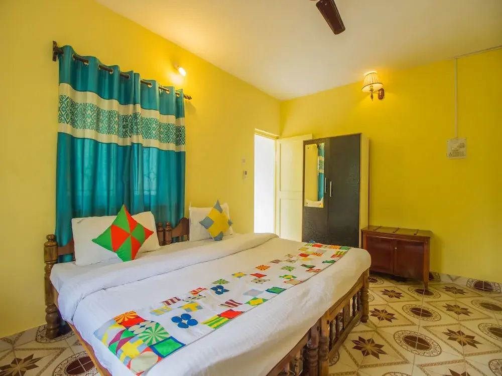 OYO 11508 Home Colourful Studio Calangute