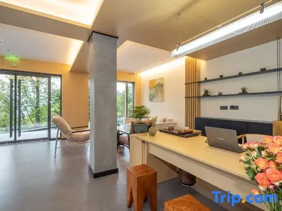 Yunmanli · Elegant Mountain Panorama | Zen Guesthouse (Terrace, Upper Jiuhua Mountain)