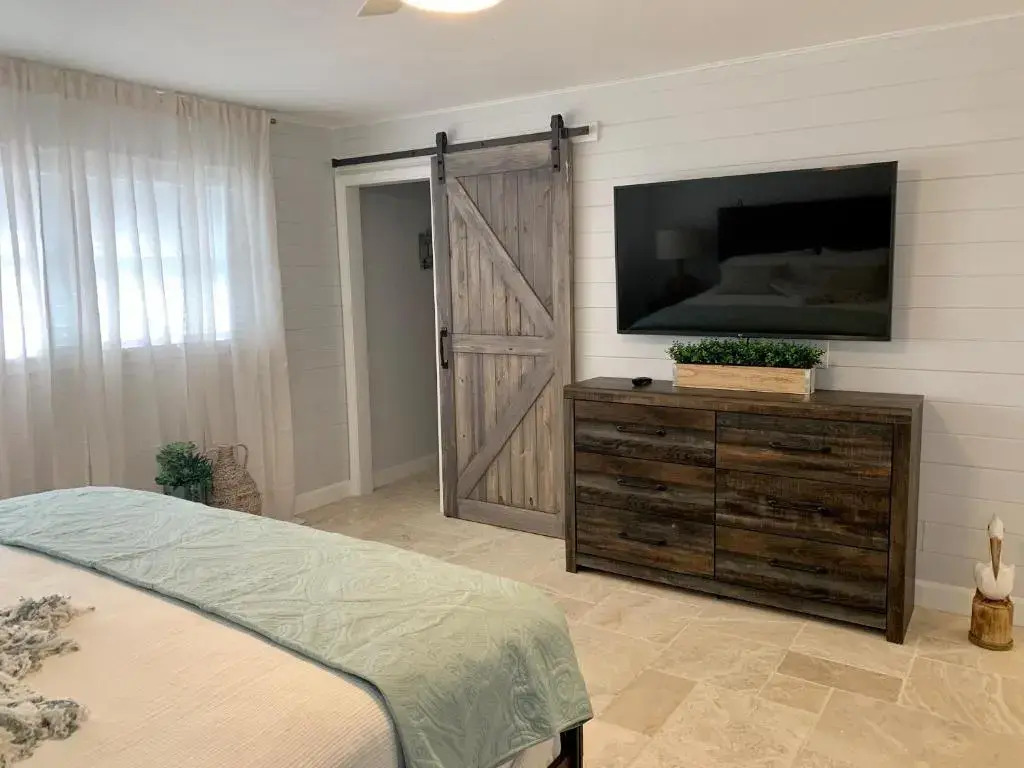 Modern Coastal Home near Siesta Key and Downtown