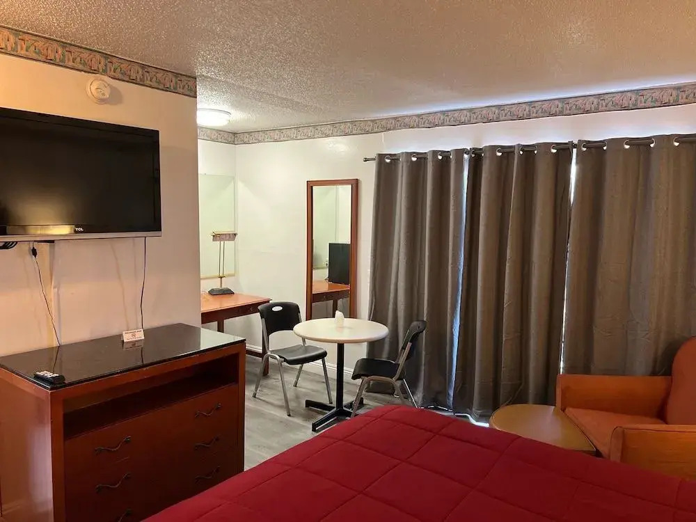 American Inn - Perris