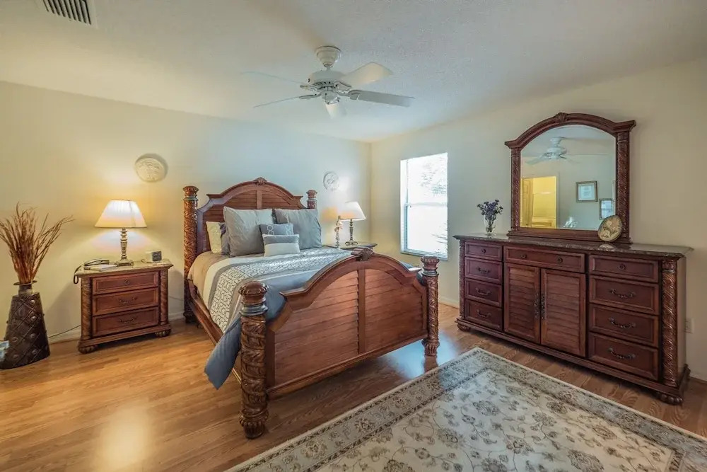 Estill Avenue 1240 by White Pelican VR
