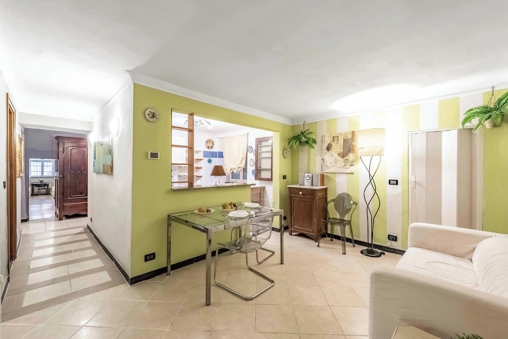 Genova House Via Caffaro