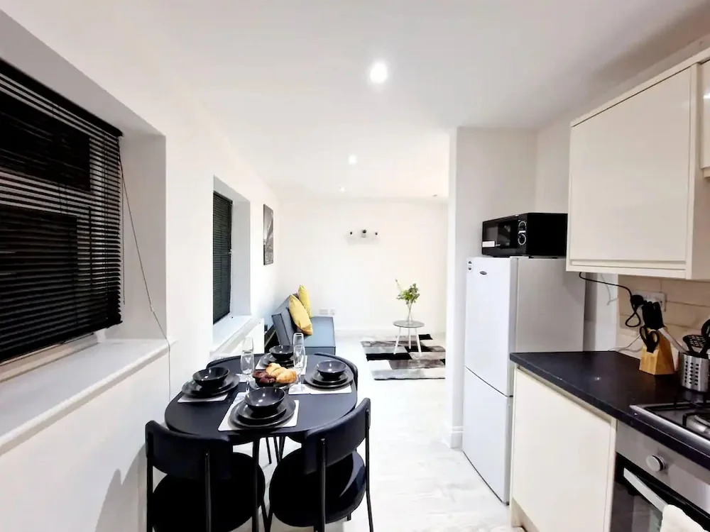 Modern Apartment in Uxbridge