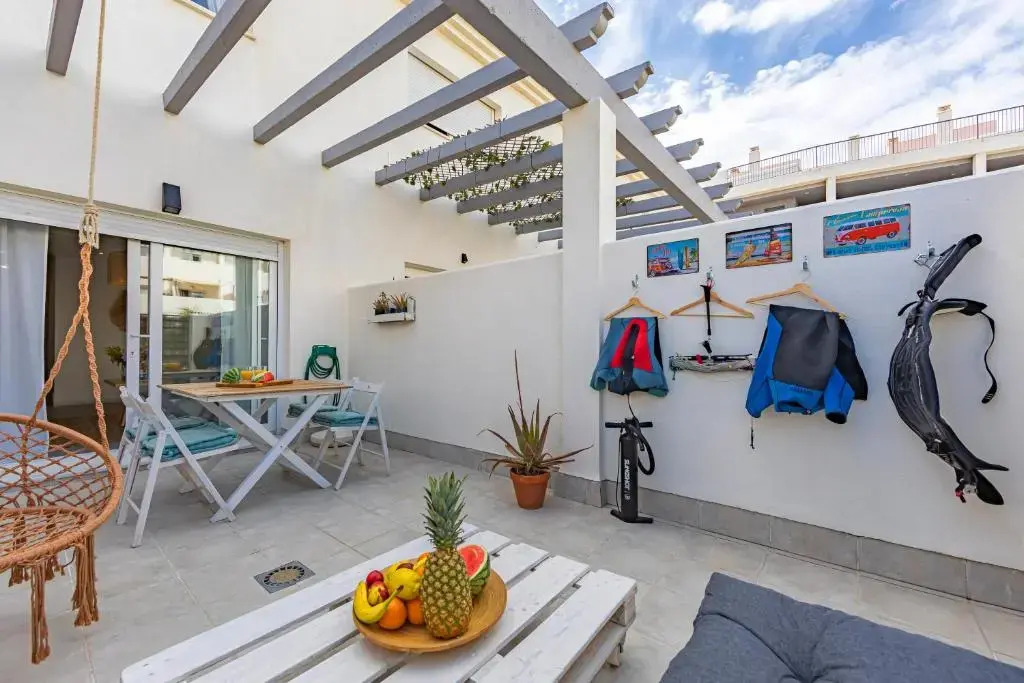 Beach at 350m, Pool, Chillout Patio and Fibre WIFI