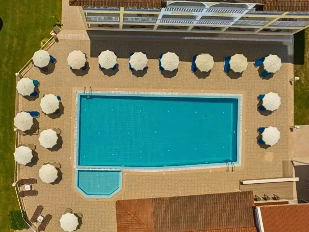 Manousis ApartHotel
