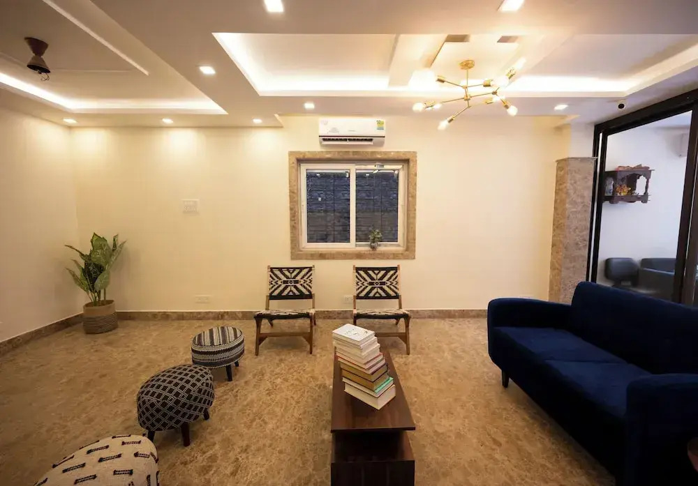 Lakeside Suites