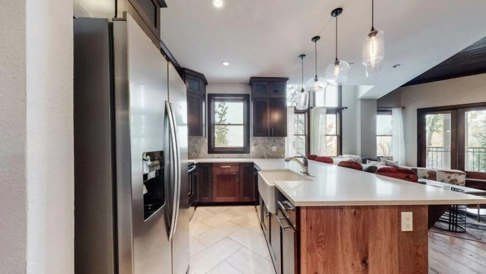 Premier Ski in, Ski-out 2 Bedroom Condo With Spectacular Views, Heated Outdoor Pool and Hot Tub, Short Walk to Village