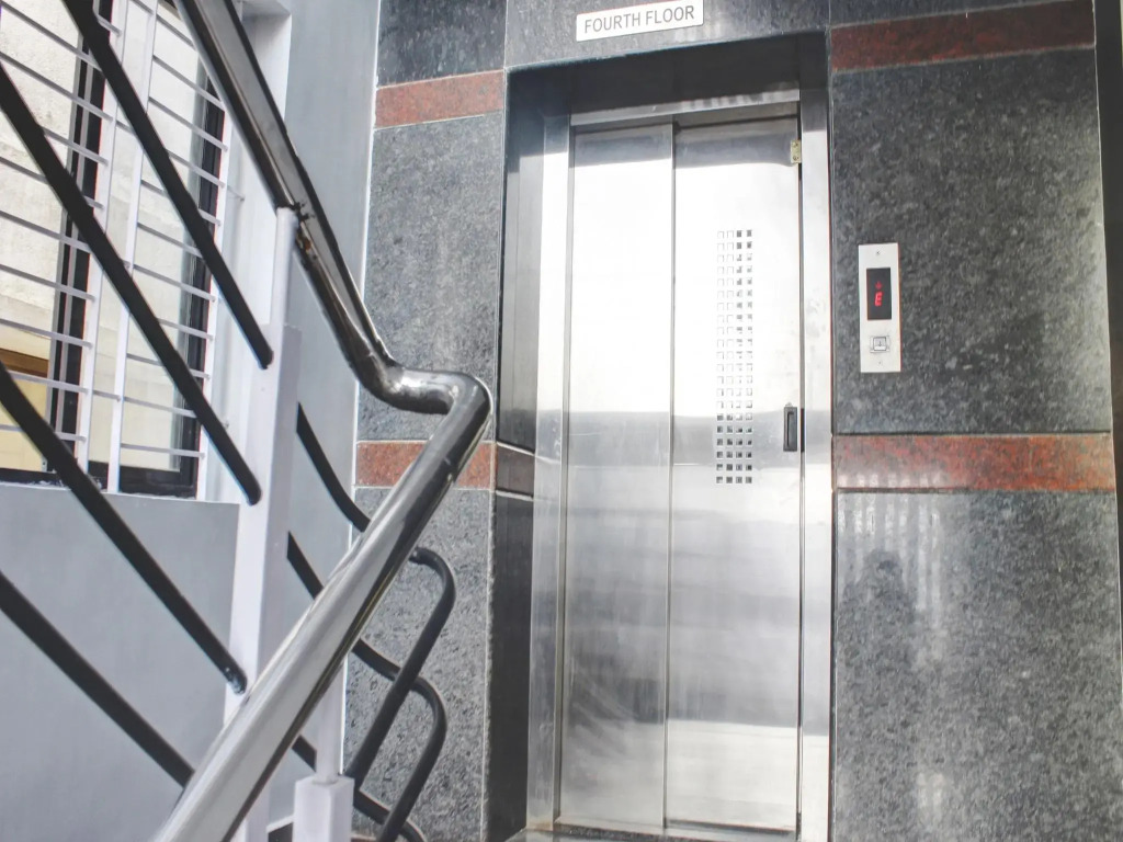 OYO 13670 Skylark Service Apartment