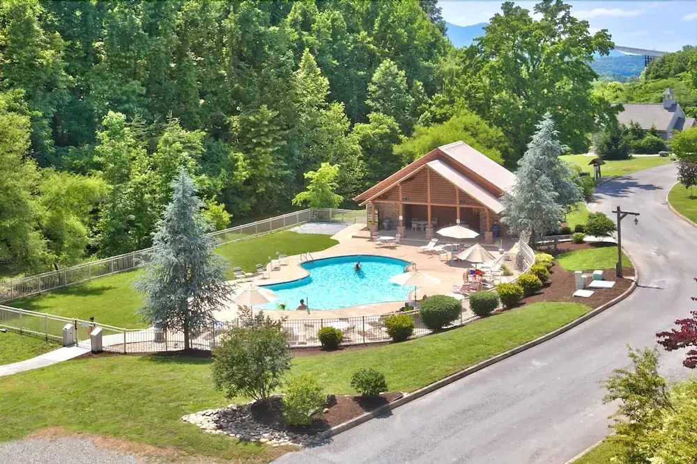 Dream Catcher II 1 Bedroom Home with Hot Tub