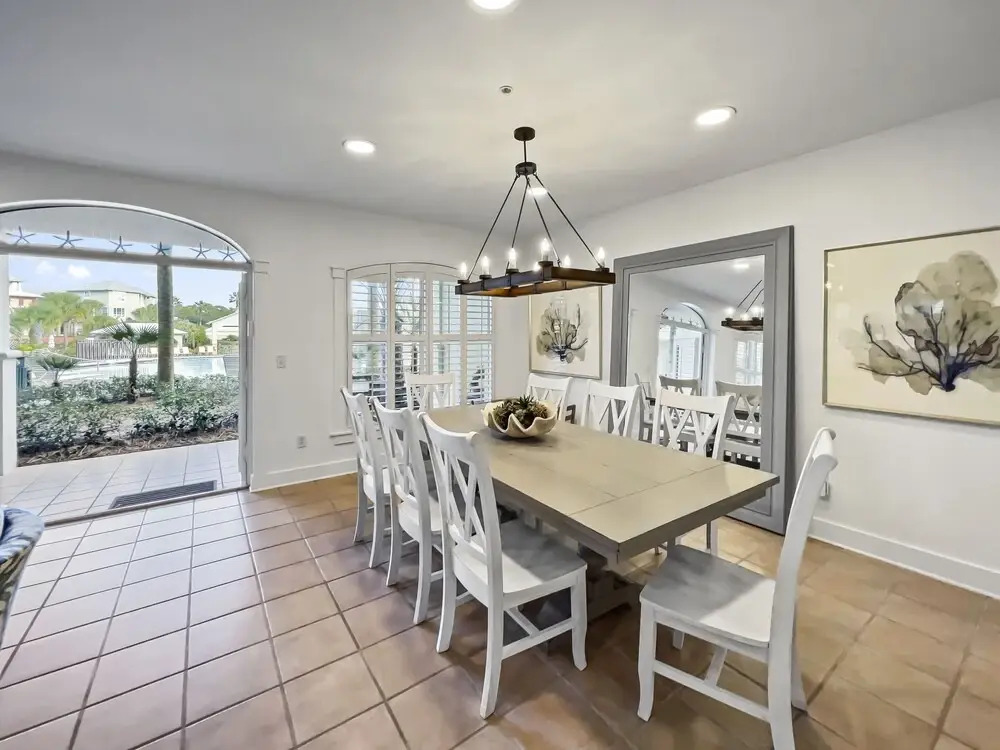 Lagoon Lounge 3 Bedroom Condo by Redawning