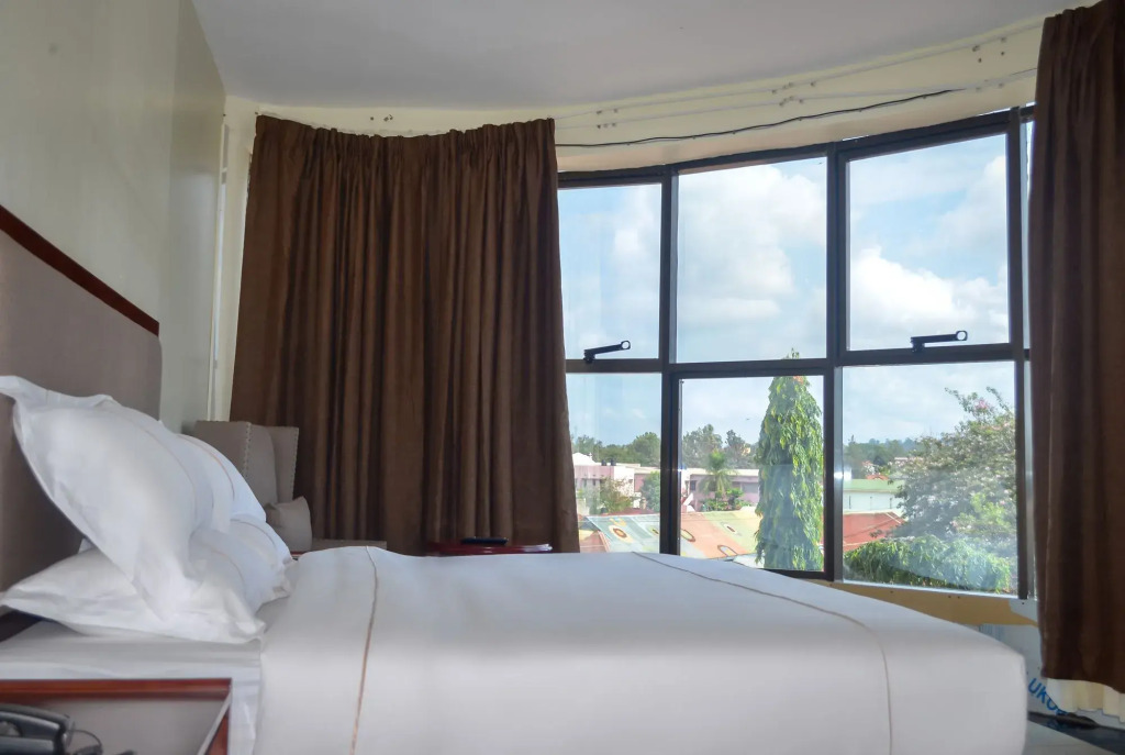 Igar Plaza Hotel