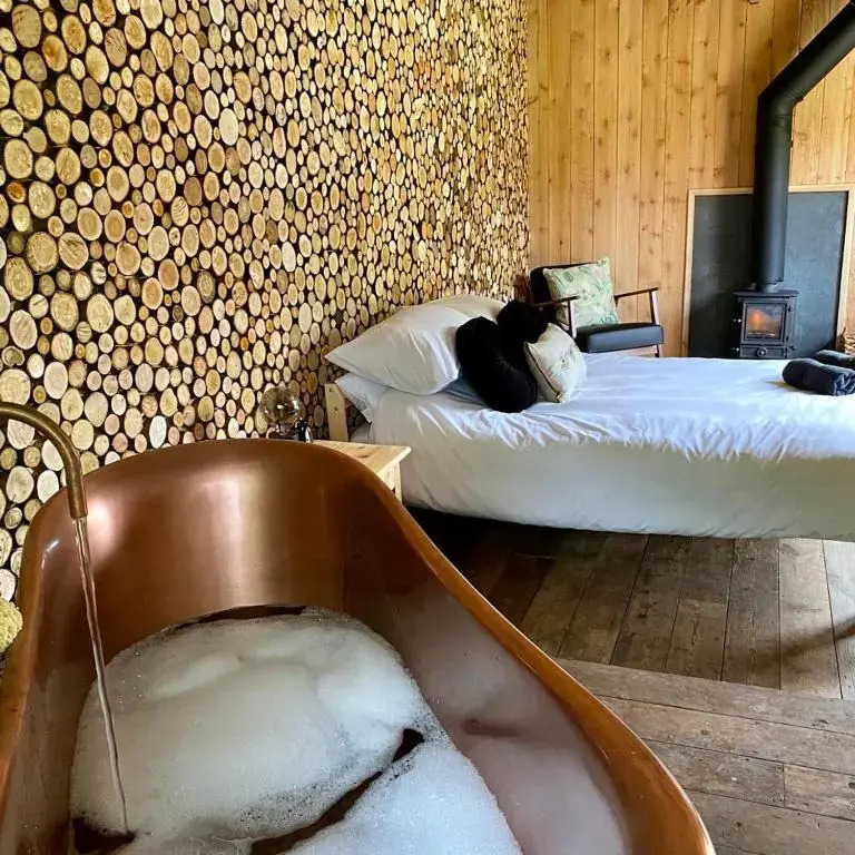 Bee Bole Cabin