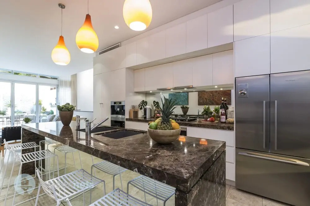 3BR Sydney Harbourside Home/Rooftop Pool & Parking