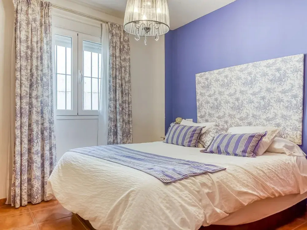 Beautiful Holiday Home in Benamahoma With Fireplace