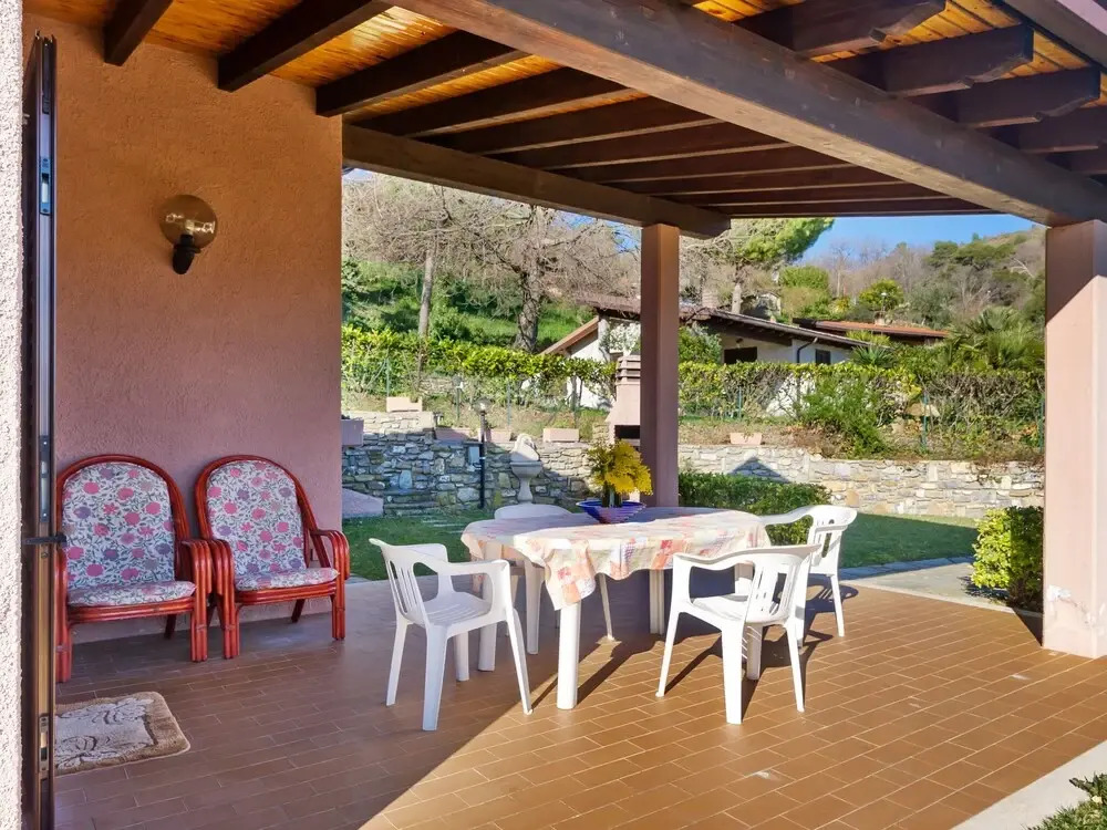 Striking Holiday Home in Diano Arentino With Garden